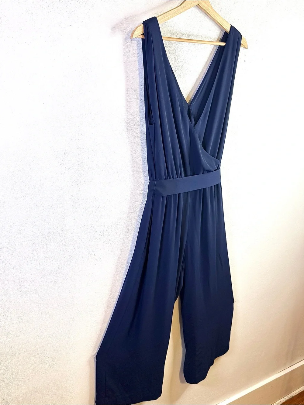 Aritzia Babaton Maximillian Belted Wide Leg Sleeveless Jumpsuit Navy Blue Size L